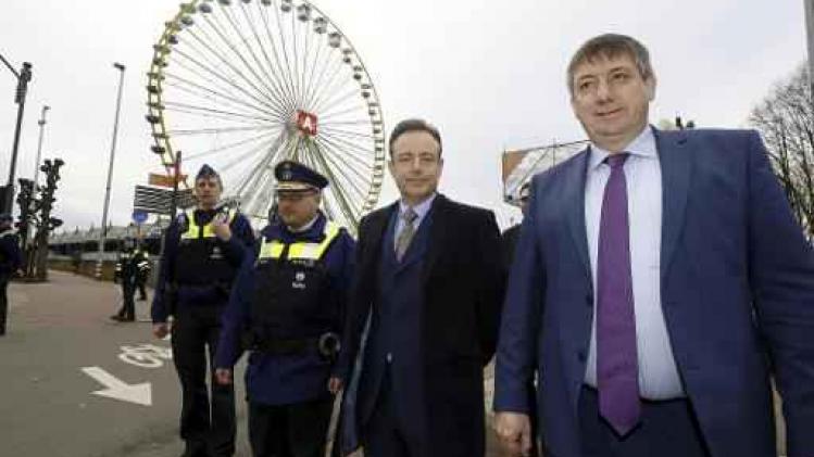Jambon en De Wever danken Antwerpse politie