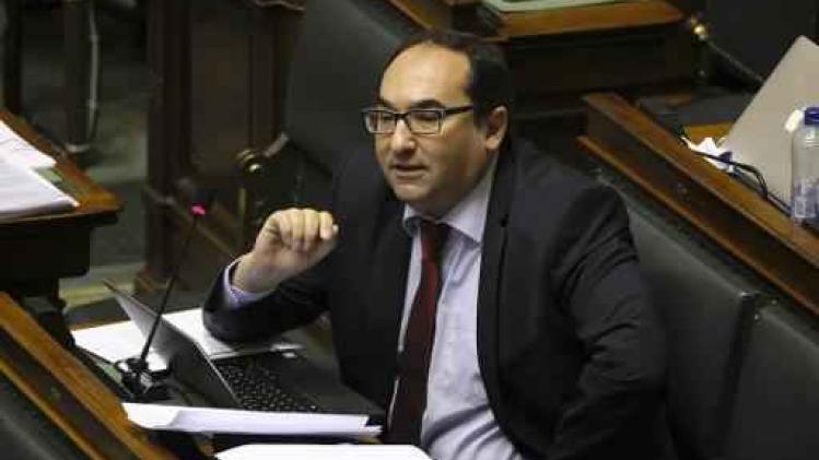 Oppositie wil premier deze week voor het parlement in zaak uitgewezen Soedanezen