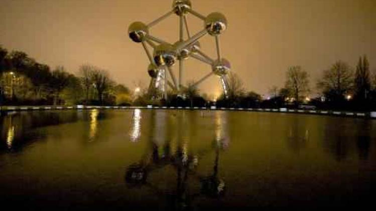 Spektakel en vuurwerk rond Atomium op oudejaarsavond