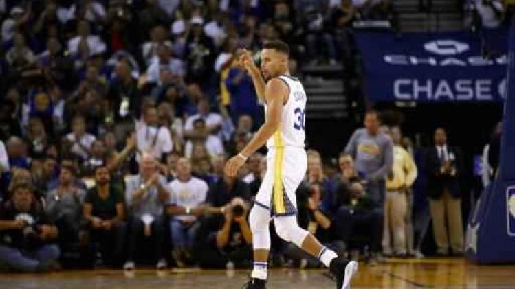 Stephen Curry schittert bij rentree