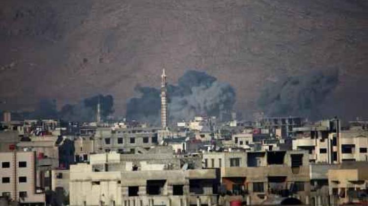 Minstens twaalf doden bij luchtaanval op Syrisch dorp
