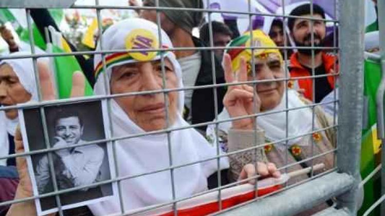 Gedetineerde leider van pro-Koerdische HDP neemt ontslag