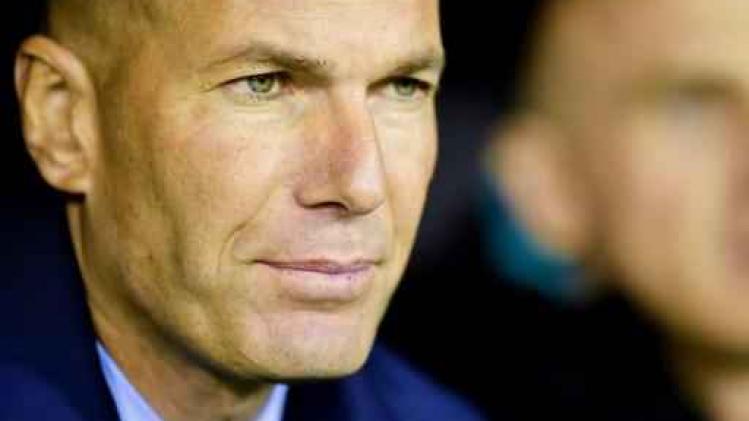 Gecontesteerde Zidane bevestigt te hebben bijgetekend tot 2020