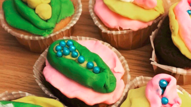 Om 'Blue Monday', de meest depressieve dag van het jaar, op te leuken hebben de werknemers van een Nederlandse belangenorganisatie iets leuks bedacht: kutcakes bakken.