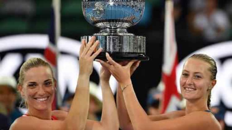 Timea Babos en Kristina Mladenovic winnen vrouwen dubbelspel op Australian Open