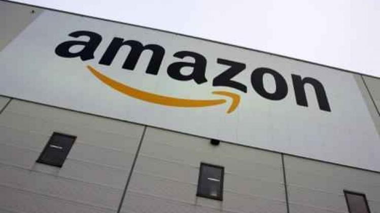 Amazon neemt patent op elektronische armband om bewegingen werknemer te volgen Amazon neemt patent op elektronische armband om bewegingen werknemer te volgen