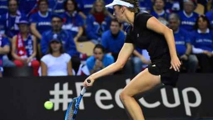 Fed Cup - Elise Mertens zet België na makkelijke winst tegen Française Parmentier op 1-0