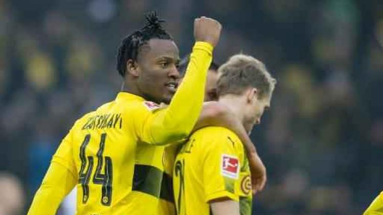 Belgen in het buitenland - Michy Batshuayi helpt Borussia Dortmund aan drie punten