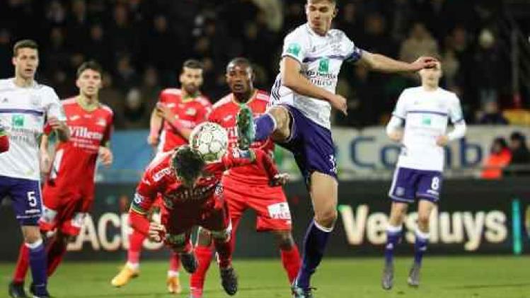 Jupiler Pro League - Klungelend Anderlecht onderuit in Oostende