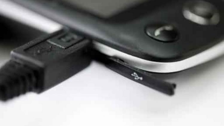 Test-Aankoop waarschuwt voor veiligheidsproblemen bij 1 op 2 goedkope USB-laders