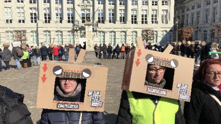 Armoedeverenigingen trekken met waardigheidsmars door Brussel