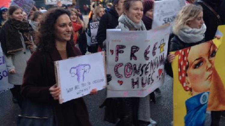 Tweehonderd betogers tijdens mars in Leuven tegen seksisme en voor gelijke rechten