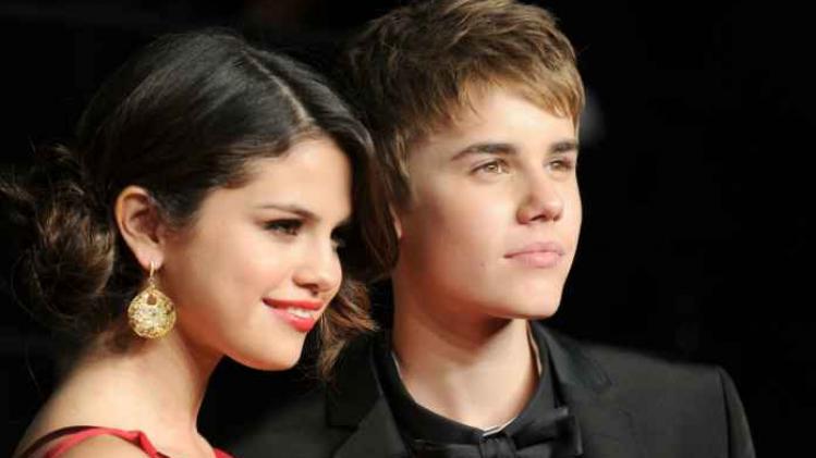 Selena Gomez volgt raad van moeder op en dumpt Justin Bieber