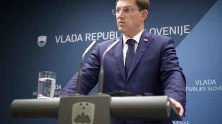 Sloveense premier kondigt ontslag aan in parlement