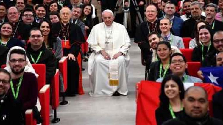 Paus ontvangt 300 jongeren op eerste presynode