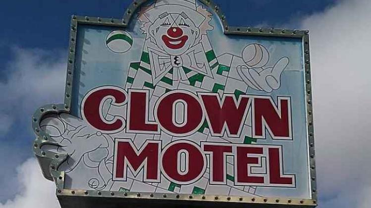 Clownhotel staat te koop