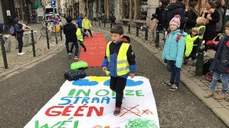 Brusselse scholen zetten samen protest tegen luchtvervuiling voort