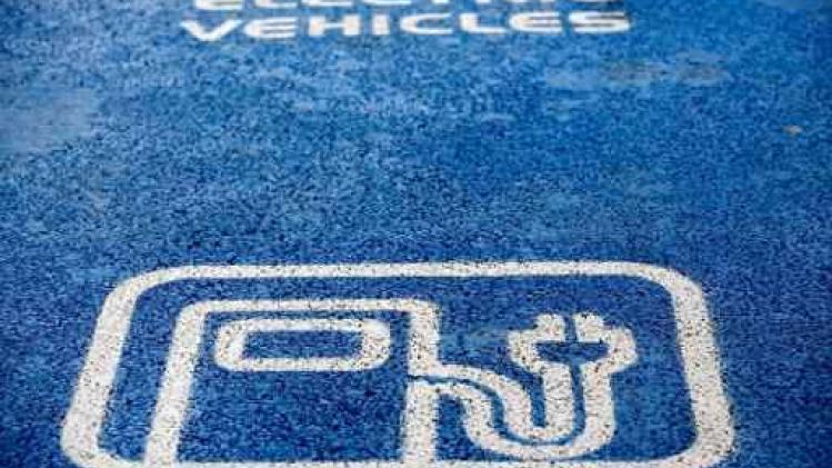 Stad Brussel past wegvergunnning aan om elektrische wagens te promoten