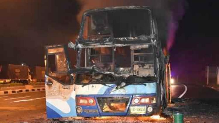 Zeker twintig doden bij brand op bus in Thailand