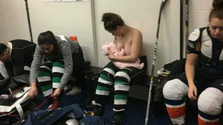 Hockeyspeelster geeft borstvoeding en gaat viraal