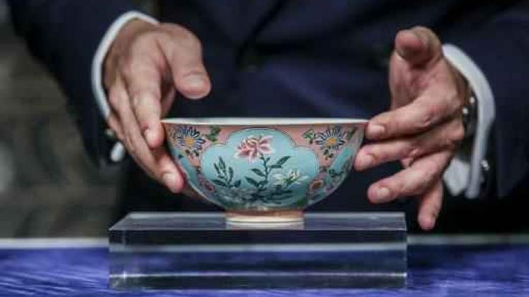 Uiterst zeldzame kom uit de Qing-dynastie geveild voor bijna 25 miljoen euro