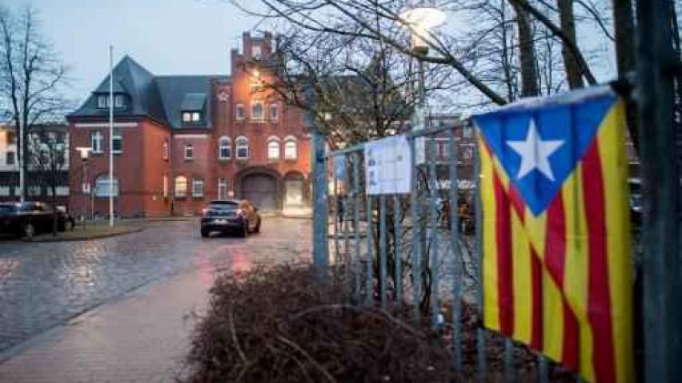 Duitse aanklager vraagt uitlevering van Puigdemont