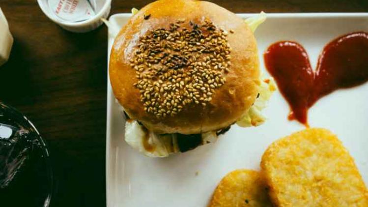 Burgerketen biedt veganistische hamburger aan, maar slaagt niet in hun opzet