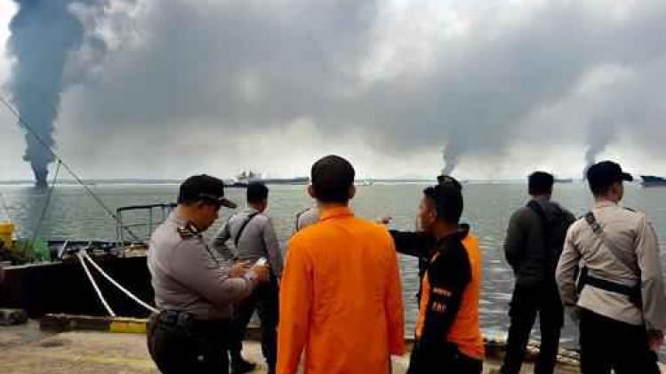 Dodelijk olietapijt besmeurt 60 kilometer lange kuststrook in Borneo