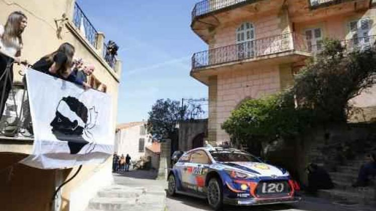 Rally van Corsica - Neuville zakt naar derde plaats