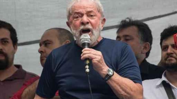 Braziliaanse oud-president Lula geeft zich aan