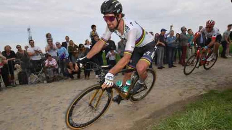 Peter Sagan houdt Zwitser Dillier van de zege in Parijs-Roubaix