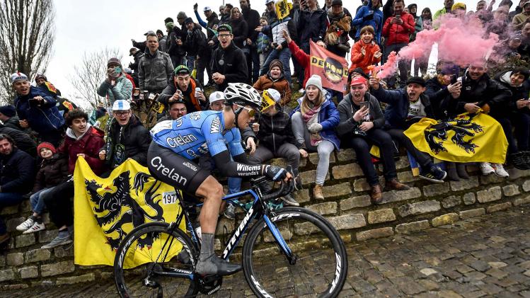 Belgische wielrenner overlijdt na hartaanval tijdens Parijs-Roubaix