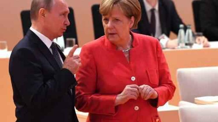 Merkel en Poetin telefoneren over inzet VN-blauwhelmen in Oost-Oekraïne