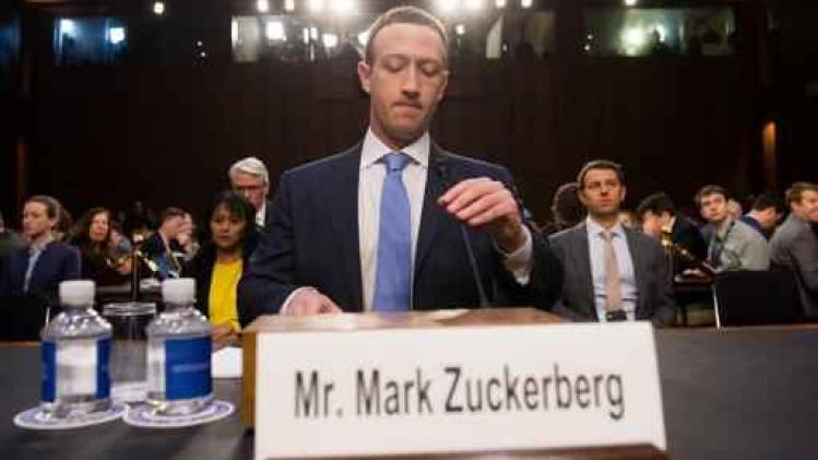 Privacyschandaal Facebook - Senatoren leggen Zuckerberg vijf uur lang het vuur aan de schenen
