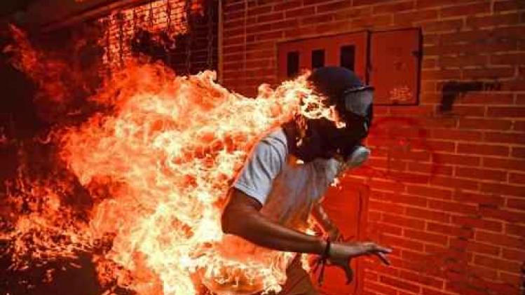 Foto van brandende man in Venezuela wint World Press Photo