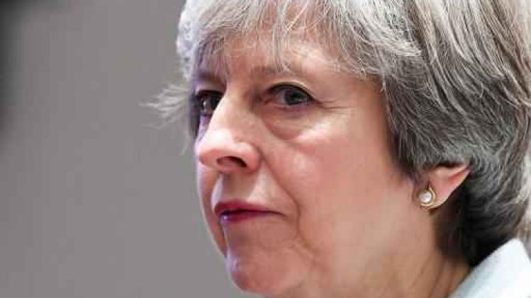 Britse politici waarschuwen May voor participatie aan militaire actie in Syrië
