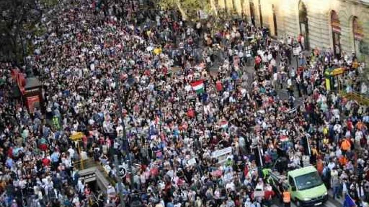 Tienduizenden betogen in Boedapest voor democratie