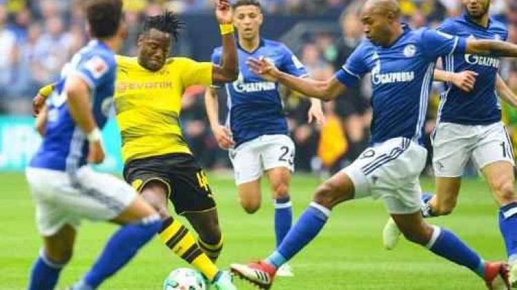 Schalke wint Duitse topper tegen Dortmund