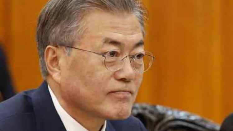 De Korea's openen rode telefoonlijn