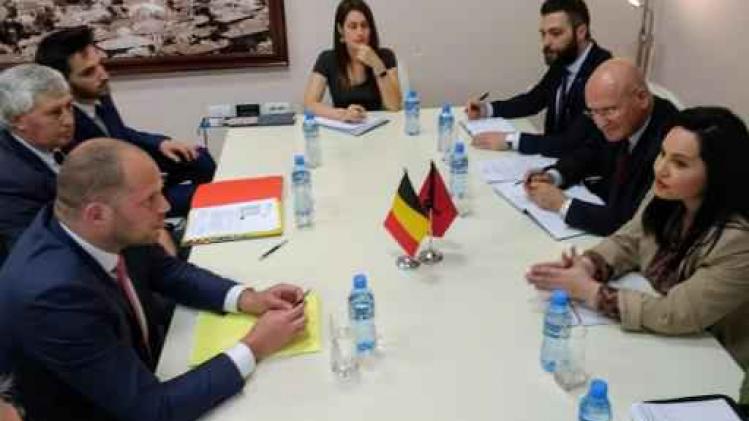 Francken vraagt Albanese politie om grenscontroles te verstrengen
