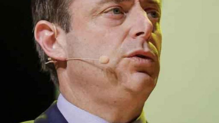 Kwakkel dat De Wever is tussengekomen om lingeriereclame in joodse wijk te weren