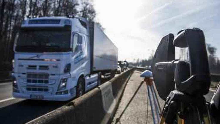 Buitenlandse vrachtwagens betaalden vorig jaar 365 miljoen euro aan kilometerheffing