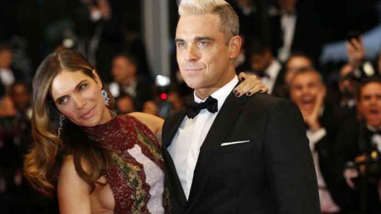 Vrouw van Robbie Williams schenkt hem wietplantage