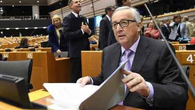 Juncker vraagt "generositeit" voor Britse euroambtenaren die Belg willen worden