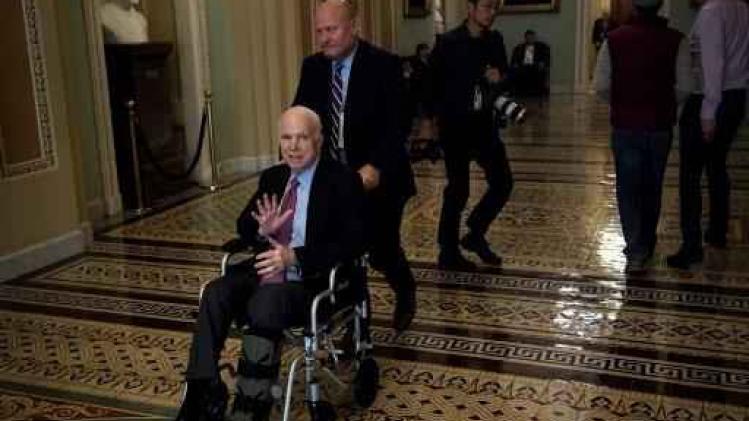 Zieke senator John McCain wil niet dat president Trump naar zijn begrafenis komt