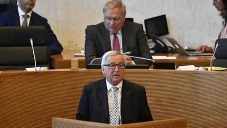 Juncker probeert Waalse parlementsleden gerust te stellen over Europese steunfondsen