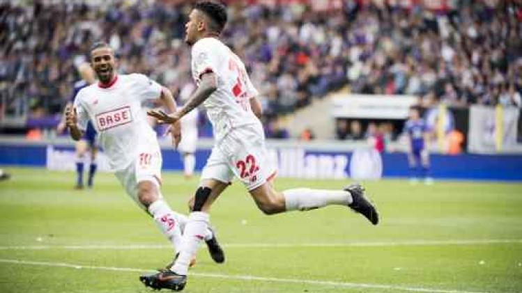 Standard wipt over Anderlecht naar tweede plaats na 1-3 zege in Clasico