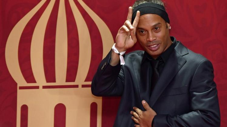 Ronaldinho treedt met twee vrouwen tegelijk in huwelijksbootje