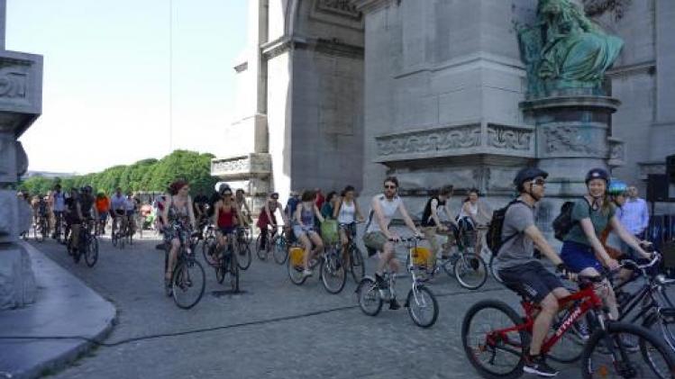 Honderden fietsers vieren 20 jaar "Kritische Massa" in Brussel