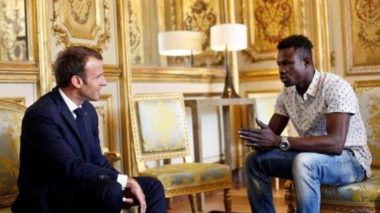 Malinese Spiderman krijgt Franse nationaliteit en mag bij brandweer